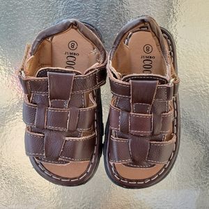 Toddler boy's brown sandals 8M